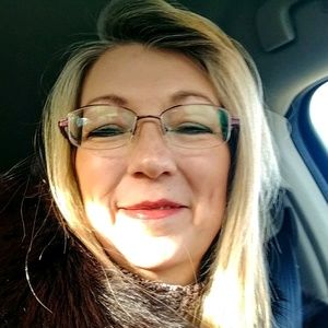 Meet your Posher, Leanne